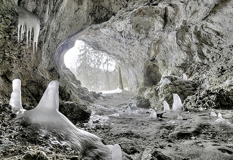 Blick aus dem Hohlenstein-Stadel im Lonetal.