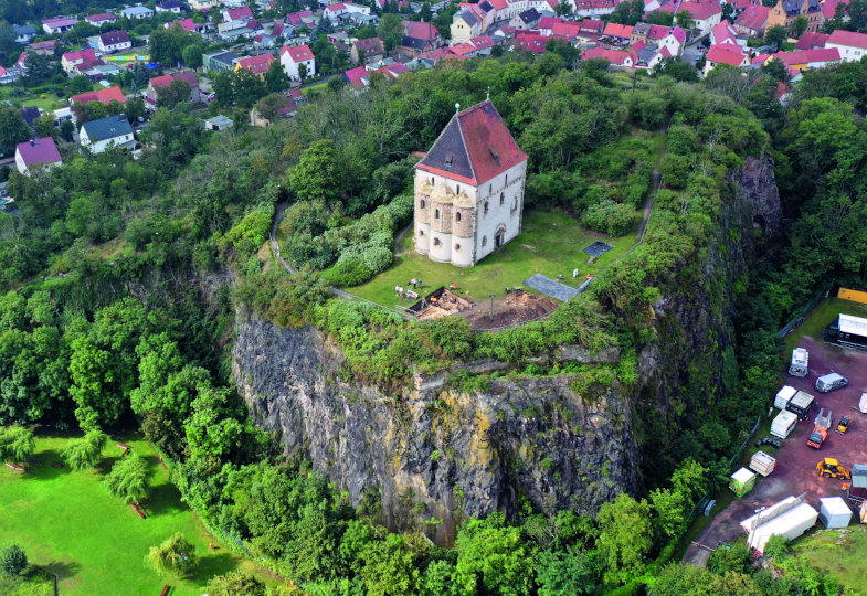 Das Gotteshaus auf dem Kapellenberg in Landsberg bei Halle: Der beeindruckende romanische Bau ist der letzte obertägig erhaltene Rest einer bedeutenden Burg aus dem 12. Jh.