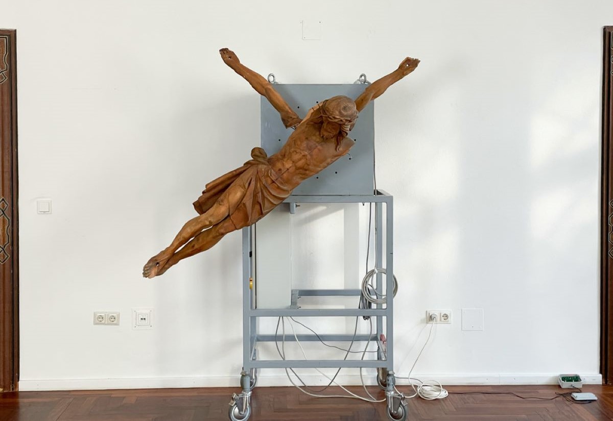 Manfred Erjautz: Your Own Personal Jesus, 2012–16.