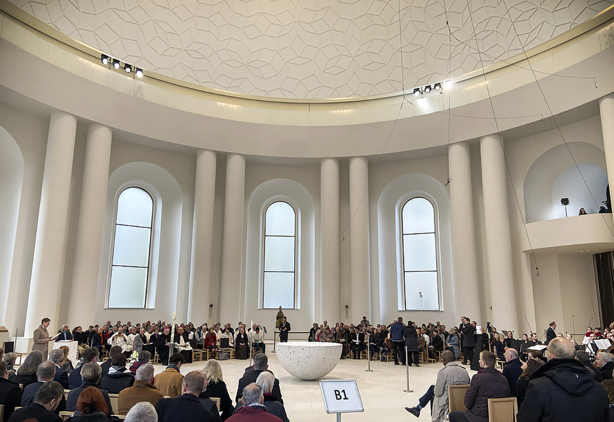 Gottesdienst zur Wiedereröffnung der Sankt-Hedwigs-Kathedrale am 24. November 2024 in Berlin.