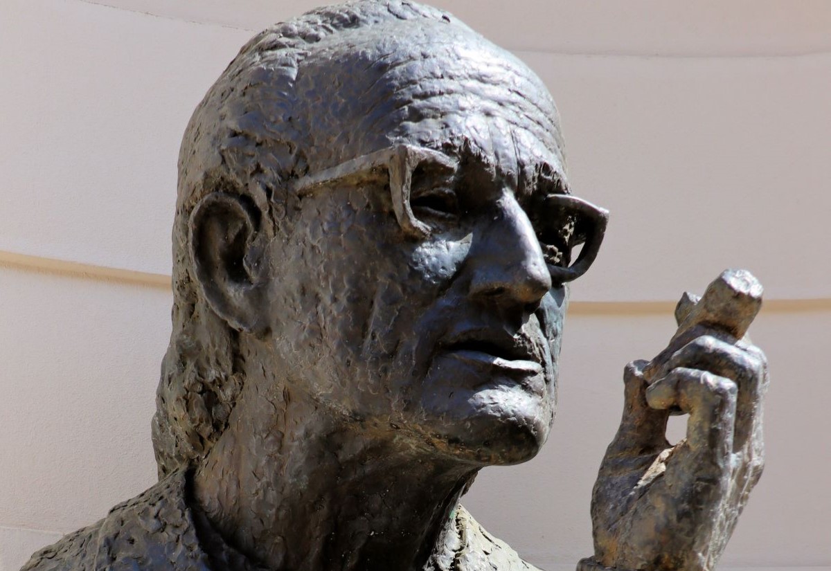 Heiner Müller. Büste von Ulrich Eißner (2018) am Martin-Luther-Gymnasium Frankenberg/Sachsen