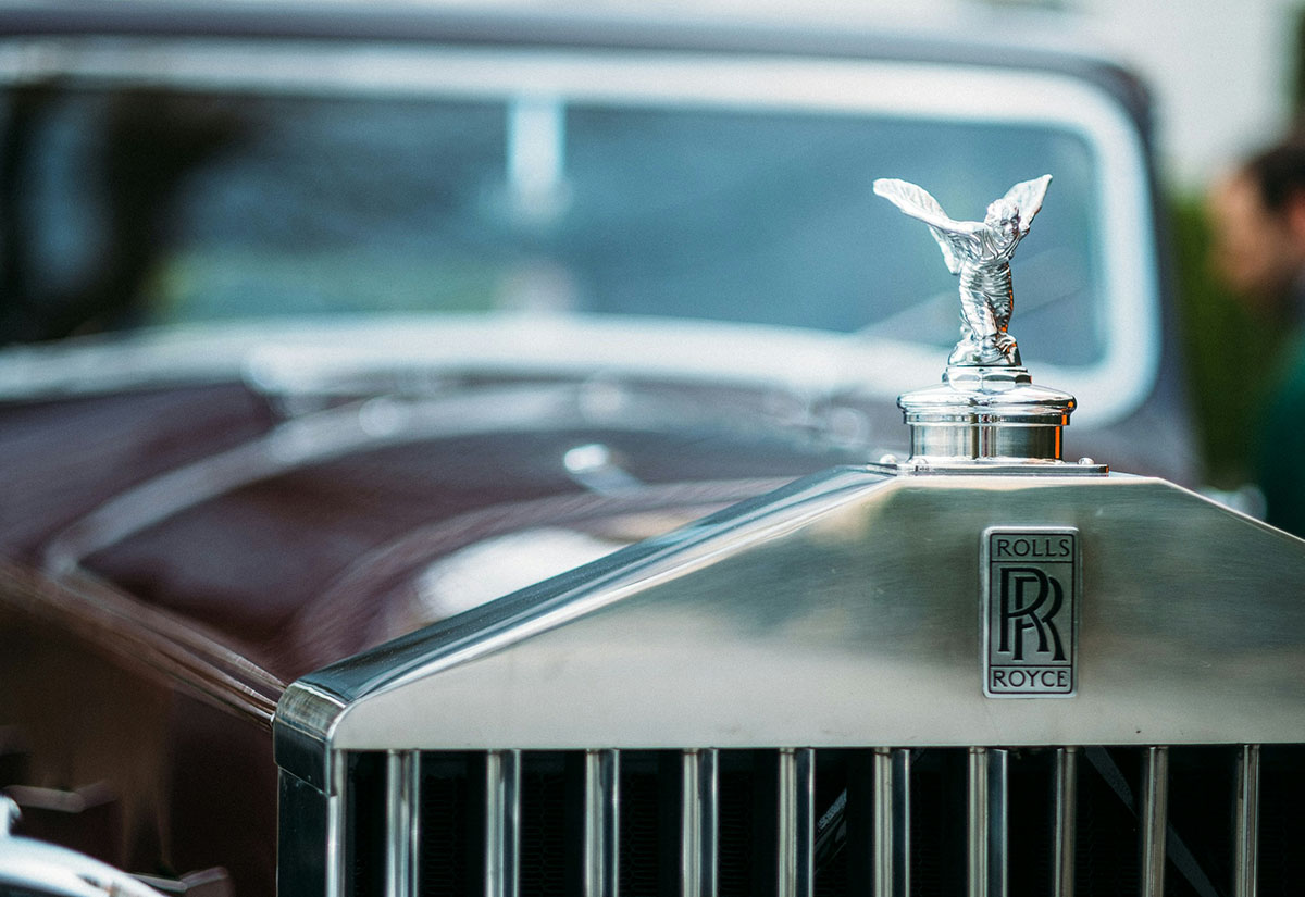 Ein Auto der Marke Rolls-Royce