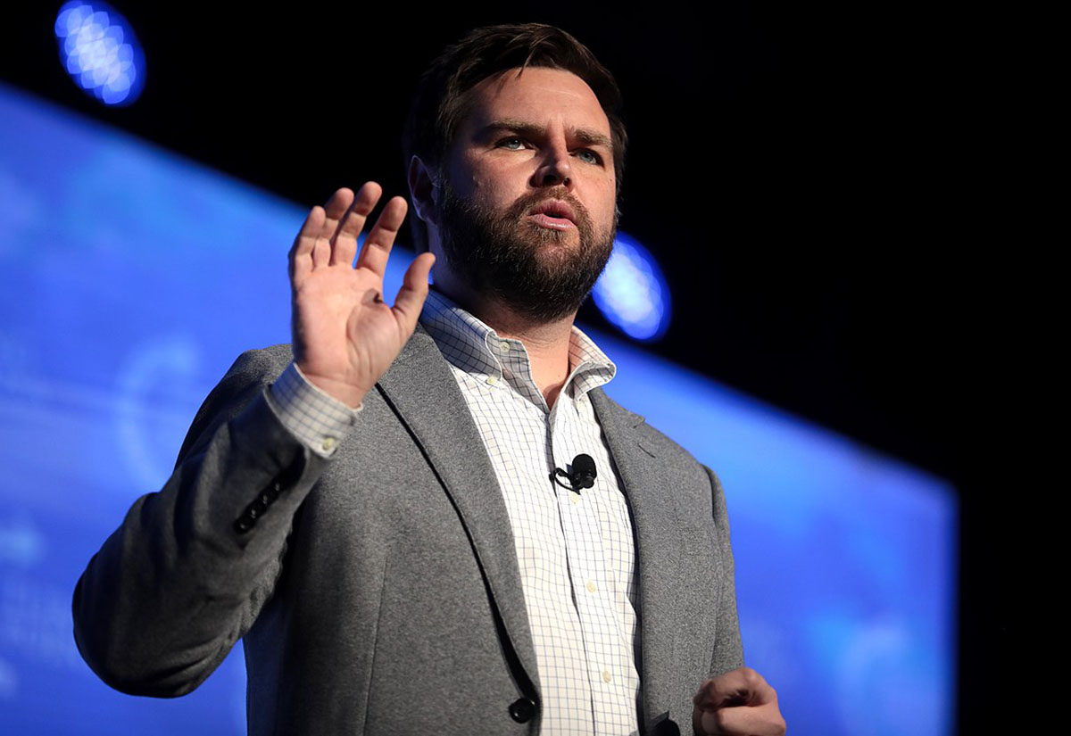 J. D. Vance spricht bei der Southwest Regional Conference 2021 von Turning Point USA in Phoenix, Arizona.