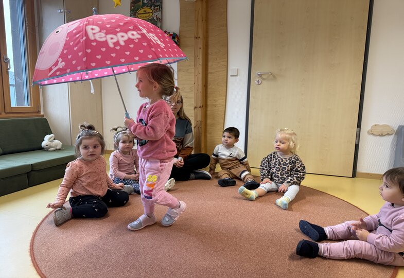 "Wir hüpfen & tanzen im Regen!"