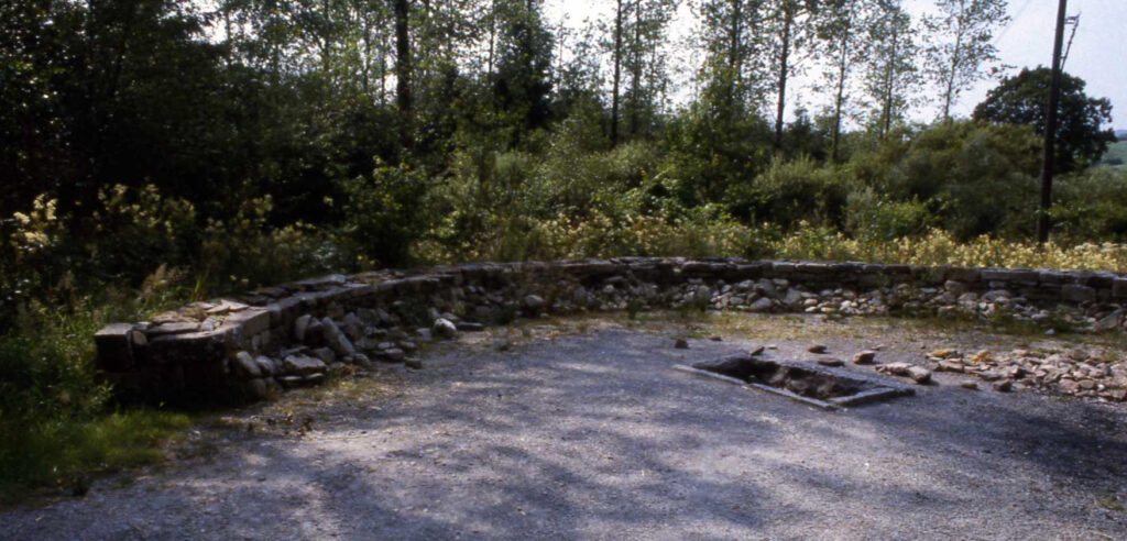 Rekonstruktion eines Burnt mound im Freilandmuseum Ulster History Park