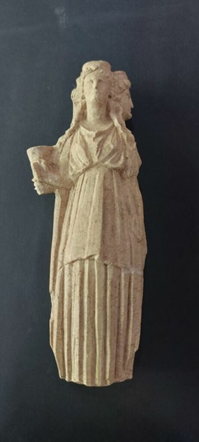 Figur der dreiköpfigen Göttin Hekate