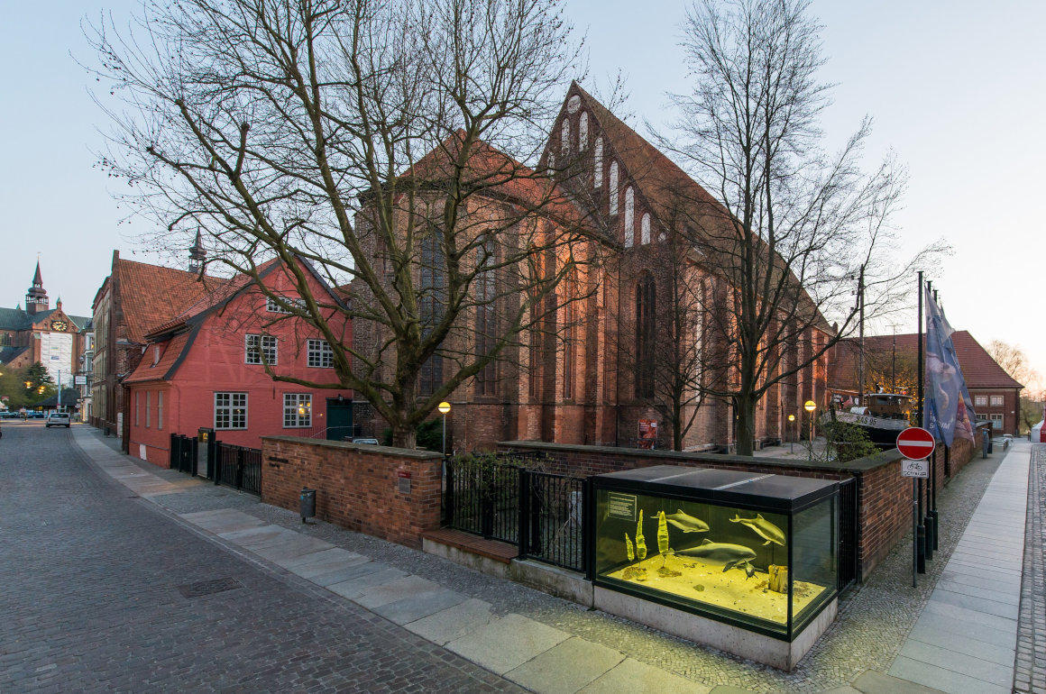 Das MEERESMUSEUMs im ehemaligen Dominikanerkloster St. Katharinen.