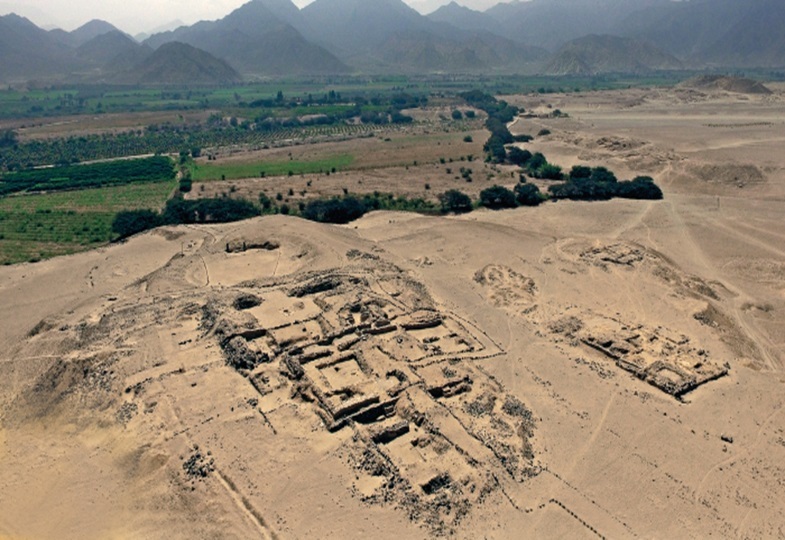 Ruinen mit Pyramidenkomplex im Zentrum von Chupacigarro