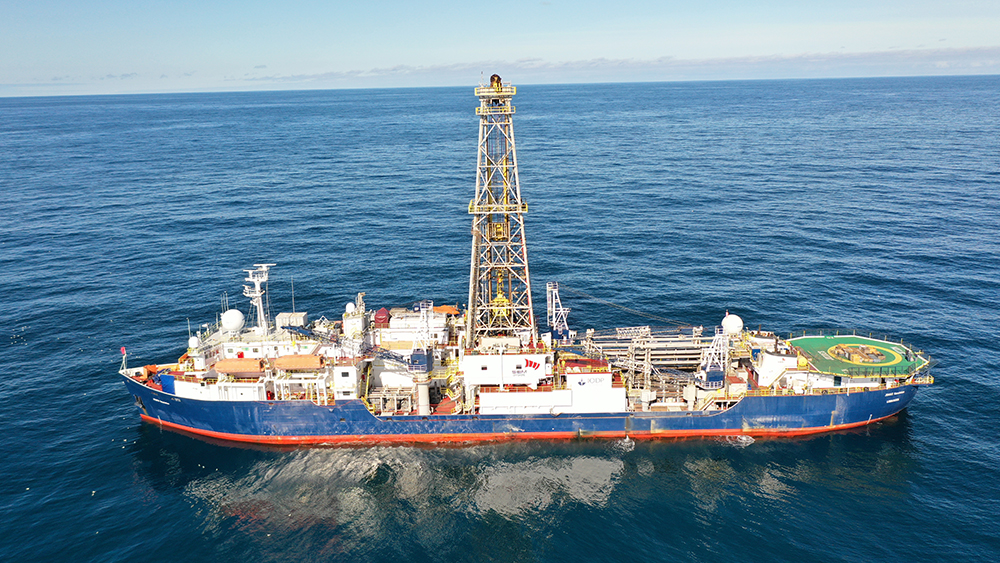 Das Forschungsschiff "JOIDES Resolution", mit dem rund 30 internationale Fachleute im Rahmen der IODP-Expedition vor der norwegischen Küste Bohrungen vorgenommen haben, die den Ausstoß von Methan genauer untersuchen sollen. 