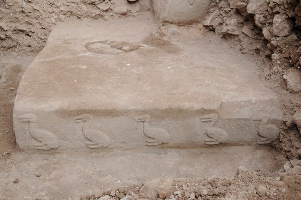 Obermesopotamien Basis von Pfeiler 18: Geier, Göbekli Tepe.